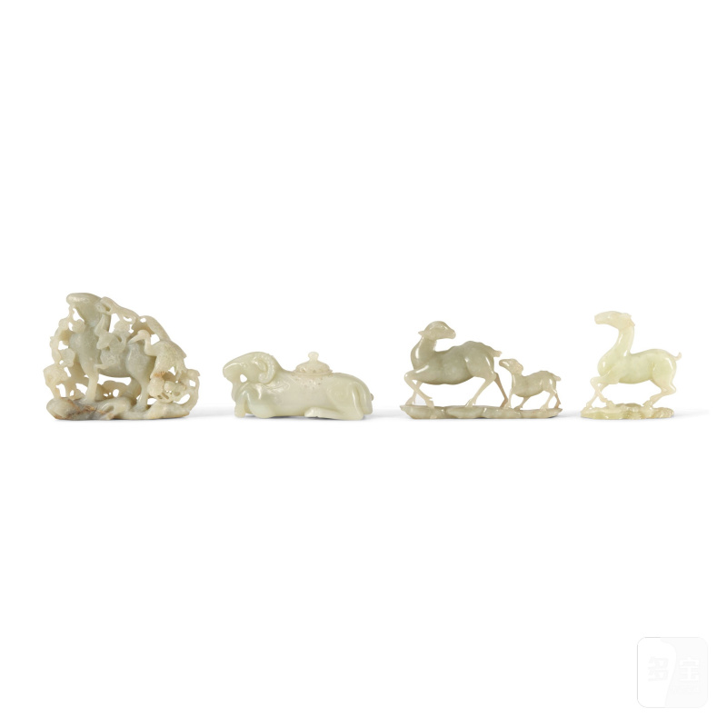 二十世紀 青玉石雕瑞獸四件 | FOUR CELADON JADE AND HARDSTONE CARVINGS OF ANIMALS - 图3